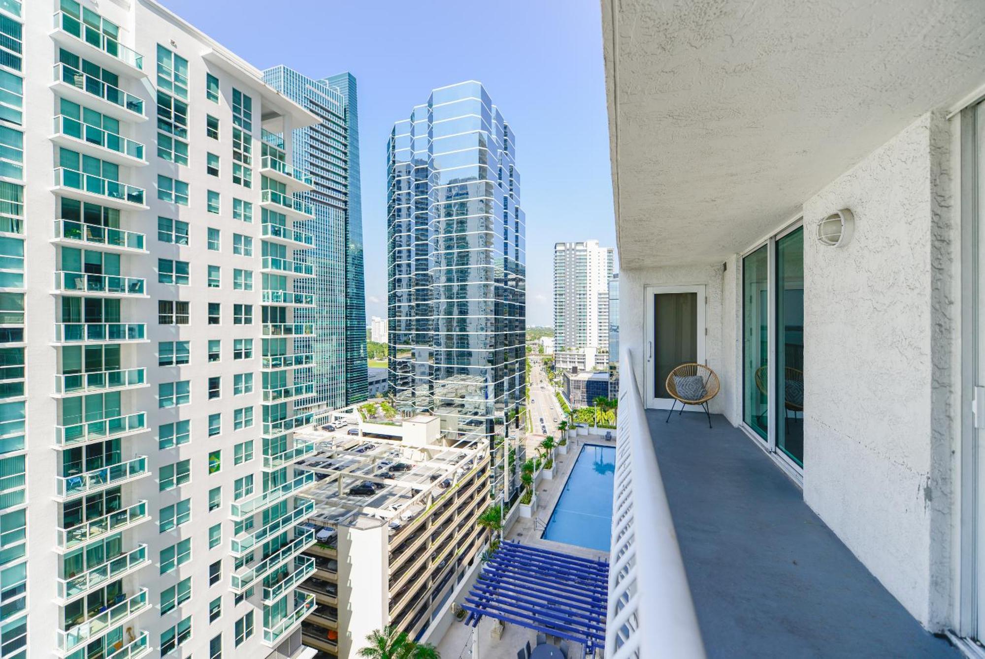 Amazing 3 Bedroom Condo At Brickell With Pool Μαϊάμι Εξωτερικό φωτογραφία