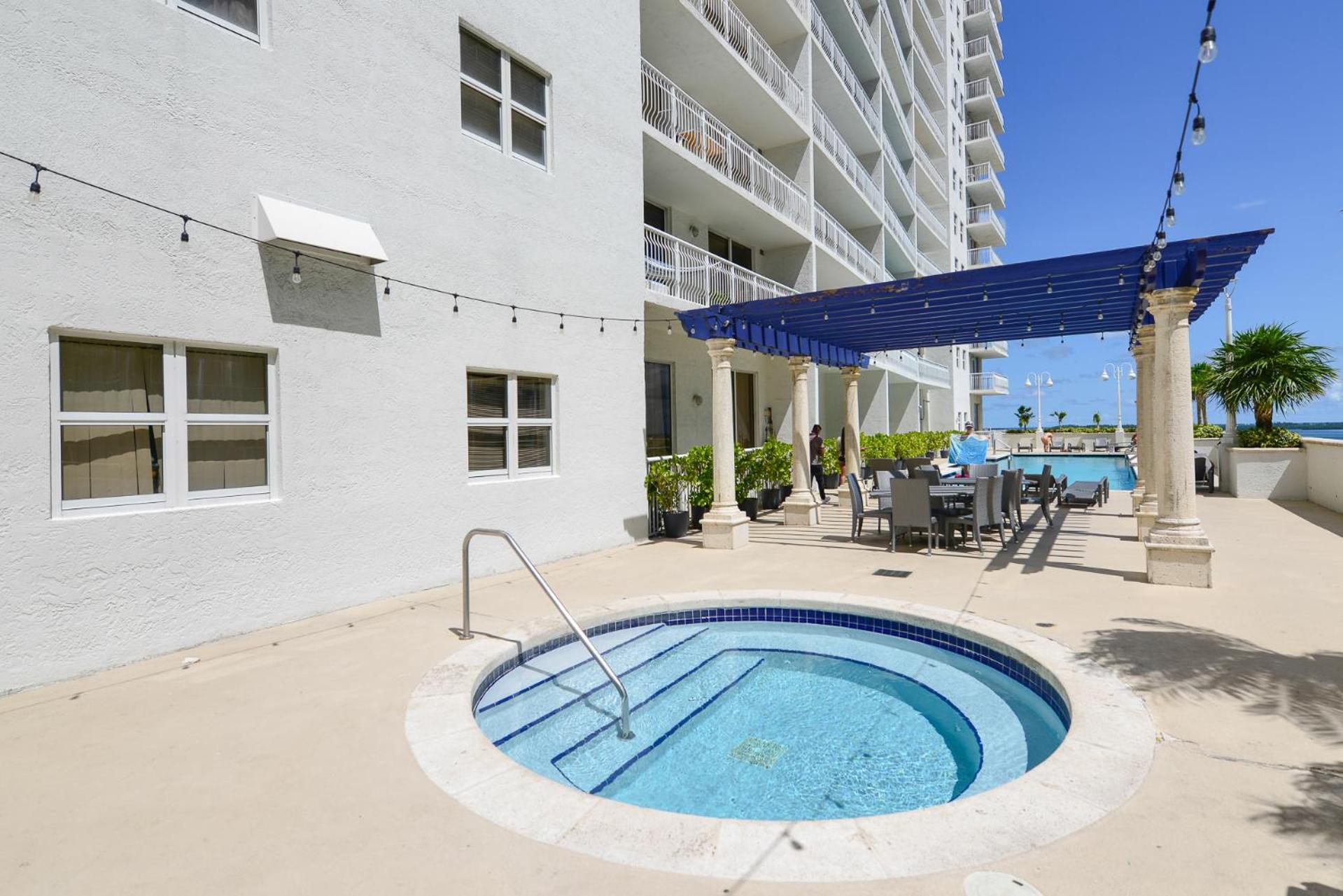 Amazing 3 Bedroom Condo At Brickell With Pool Μαϊάμι Εξωτερικό φωτογραφία